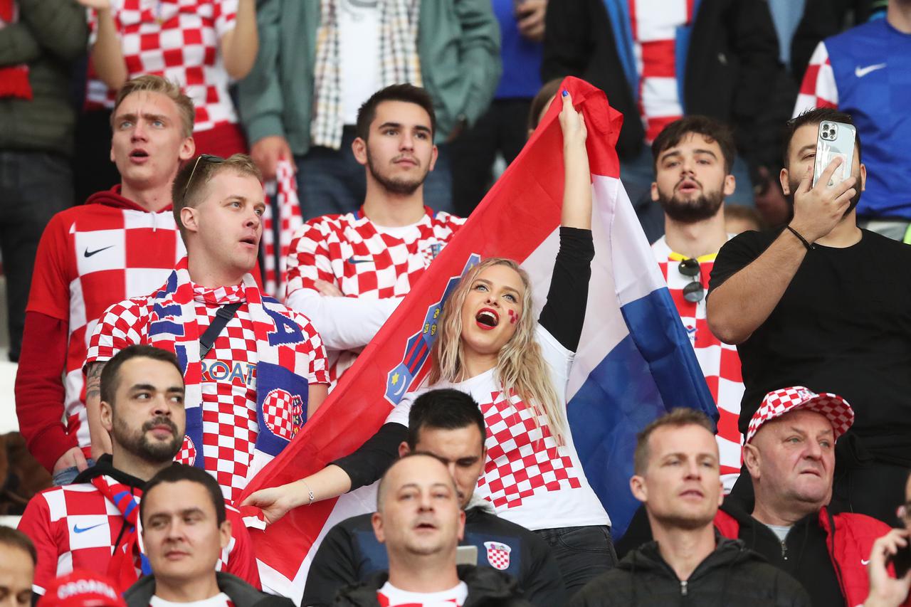 Navijači na utakmici Hrvatska - Rusija