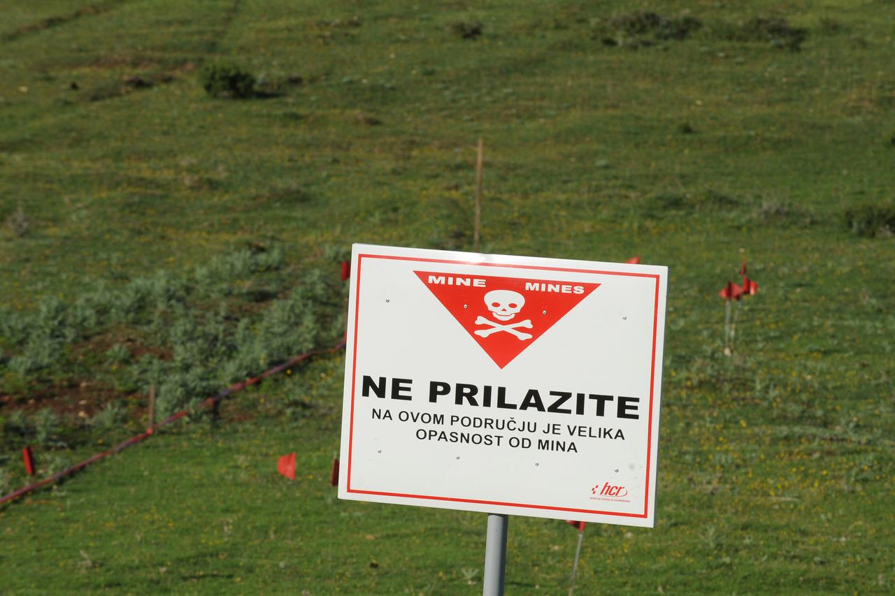 Znakovi za upozoranje za minska polja