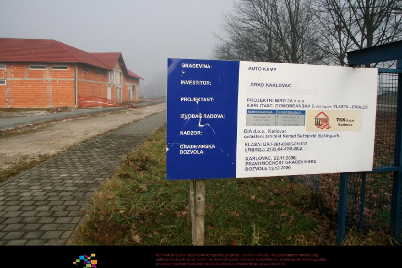 '18.01.2011.,Karlovac - Nedovrsen i napusten auto kamp na Korani.  Photo: Dominik Grguric/PIXSELL'