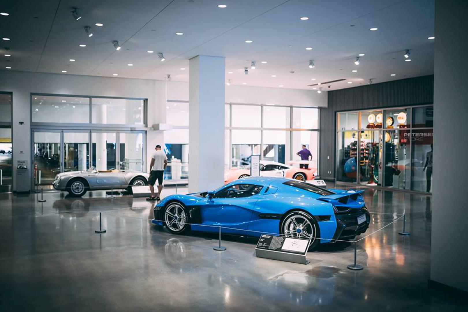 Muzej Petersen Automotive jedan je od najvećih muzeja koji ima najbolje svjetske kolekcije automobila