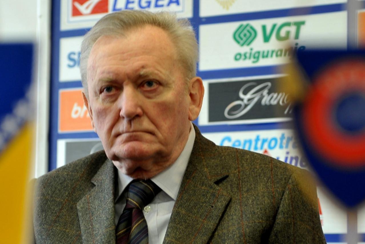 'Bosnia\'s legendary football player and International coach, Ivica Osim, addresses journalists as The President of The Commitee for Normalisation within the Football Federation of Bosnia and Herzegov