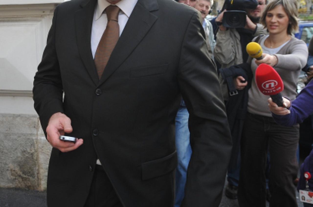 '16.11.2009., Zagreb - Nikica Jelavic izlazi iz Zupanijskog suda u Zagrebu nakon oslobadjajuce presude. Photo: Antonio Bronic/PIXSELL'