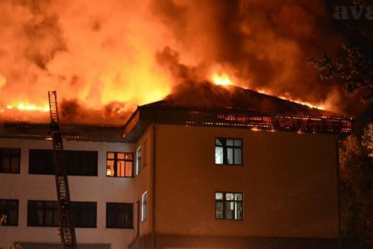 Požar u Kantonalnoj bolnici Bihać (1)