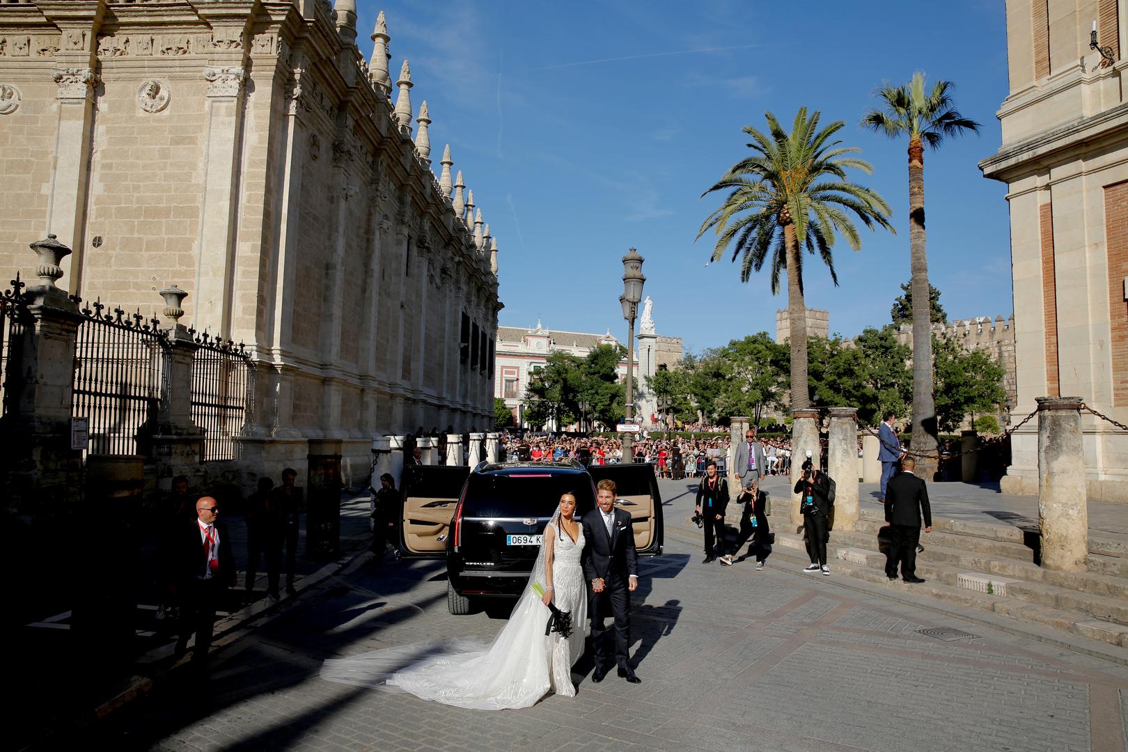 Nogometaš Real Madrida Sergio Ramos oženio je svoju dugogodišnju djevojku Pilar Rubio u Sevilli. 