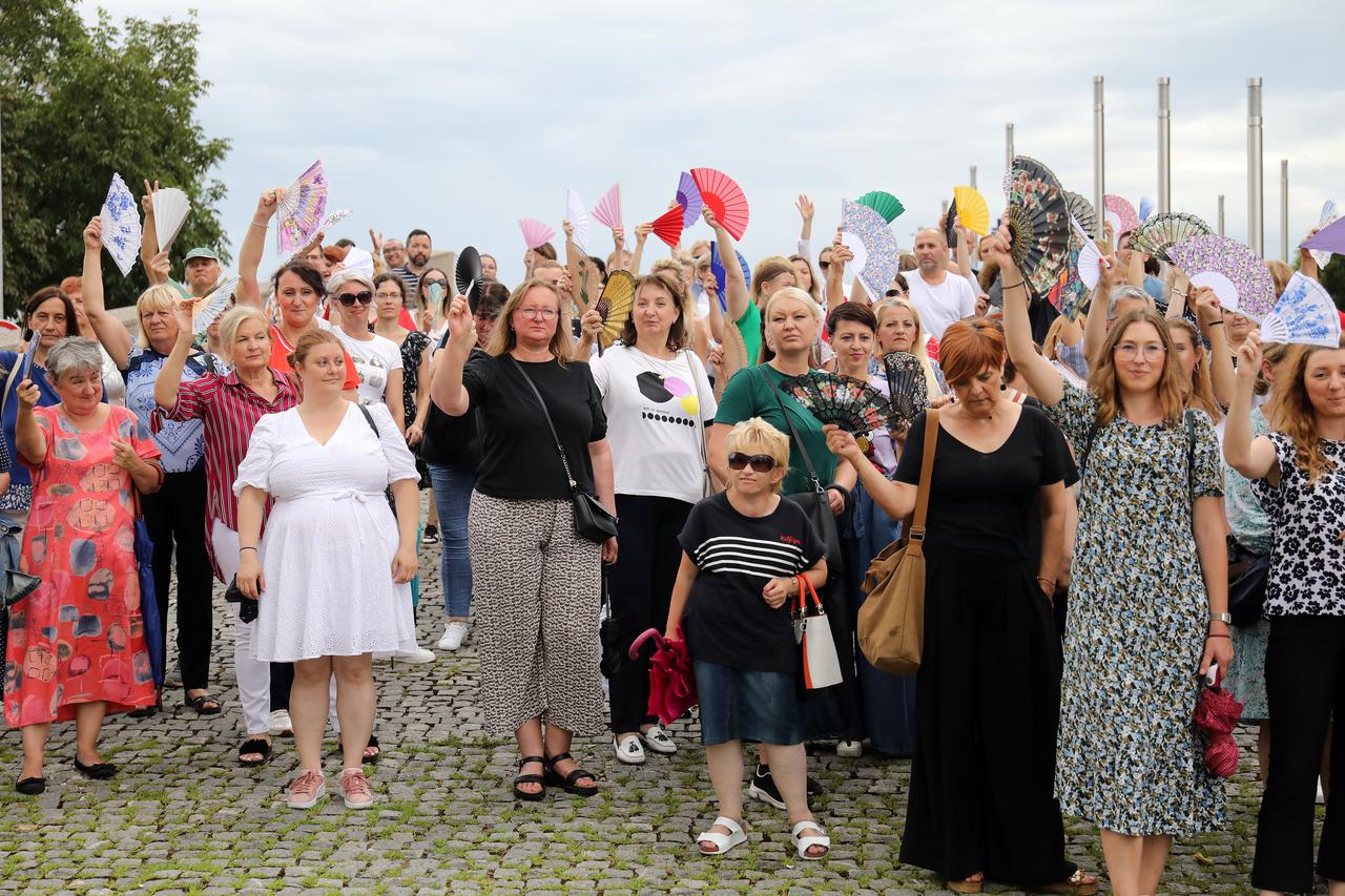 Zagreb: Pravosudni službenici u prosvjedu ispred NSK gdje se održava sjednica GSV-a