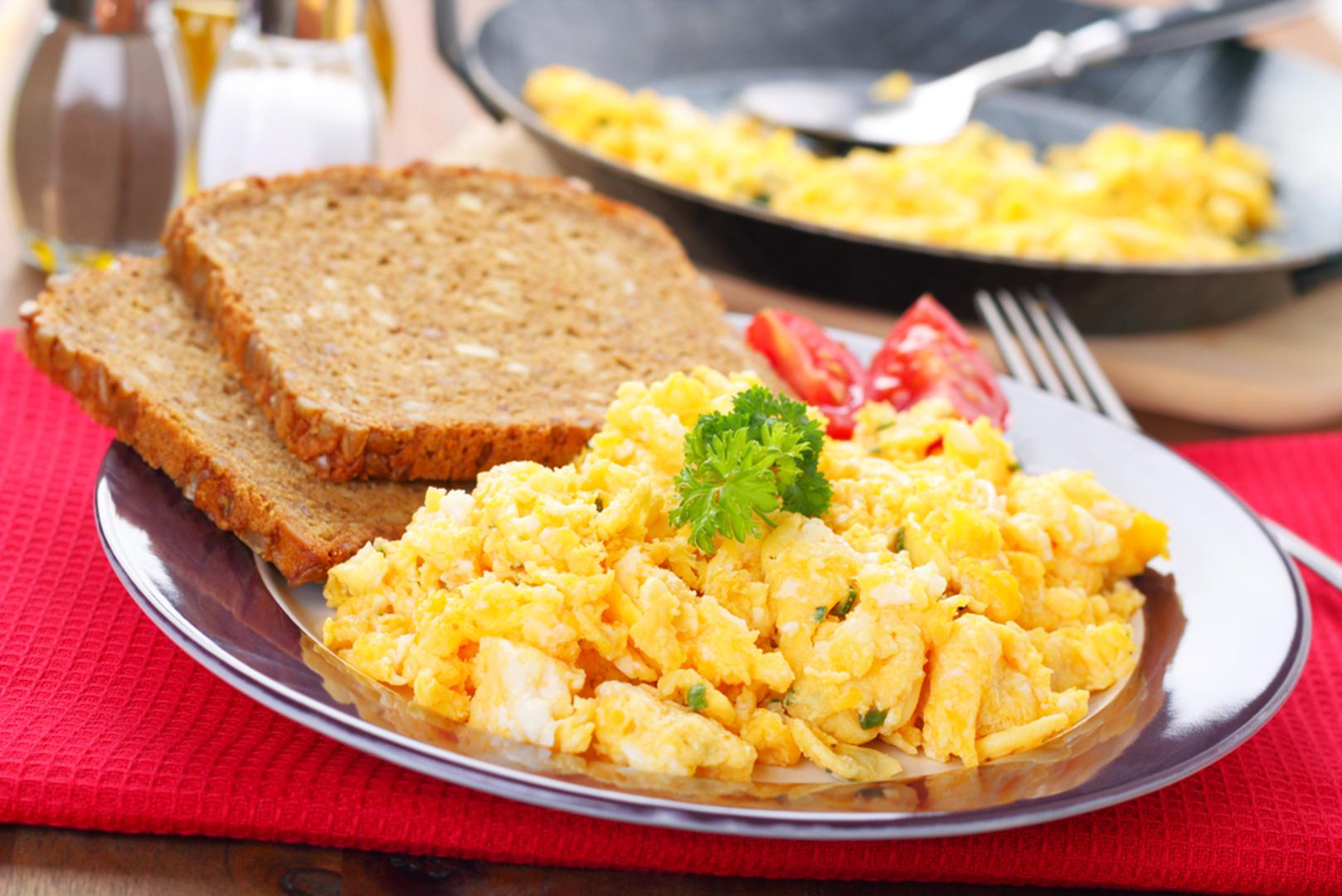 Jaja su ukusan, ali i zdravi izbor za doručak. Ovu namirnicu možete pripremati na više načina i to vam daje mnogo mogućnosti za kreaciju svojih obroka. 