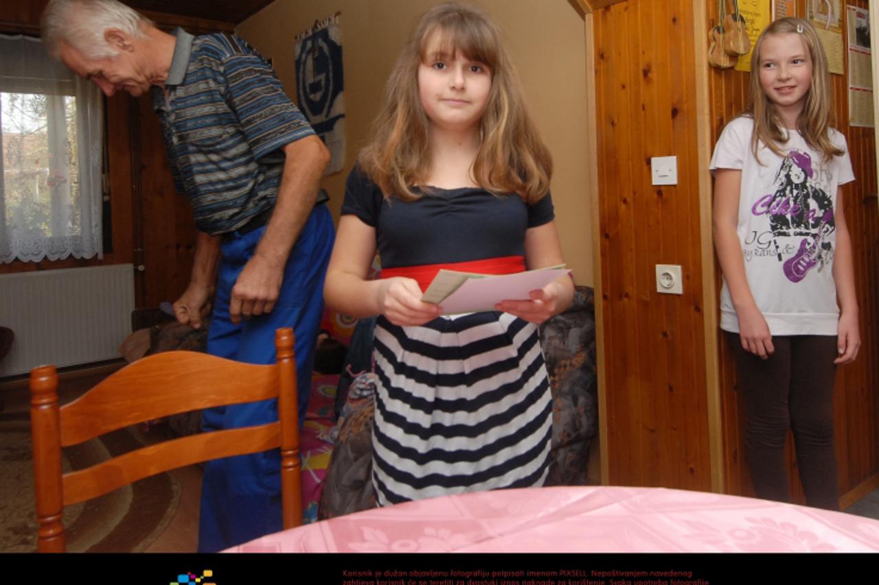 '08.11.2011., Bjelovar - Antonija Aascic iz Starih Plavnica pokraj Bjelovara s tek nedavno napunjenih 12 godina postala je clanicom HSS-a, a cime je postala najmladjom clanicom stranke na podrucju Bje