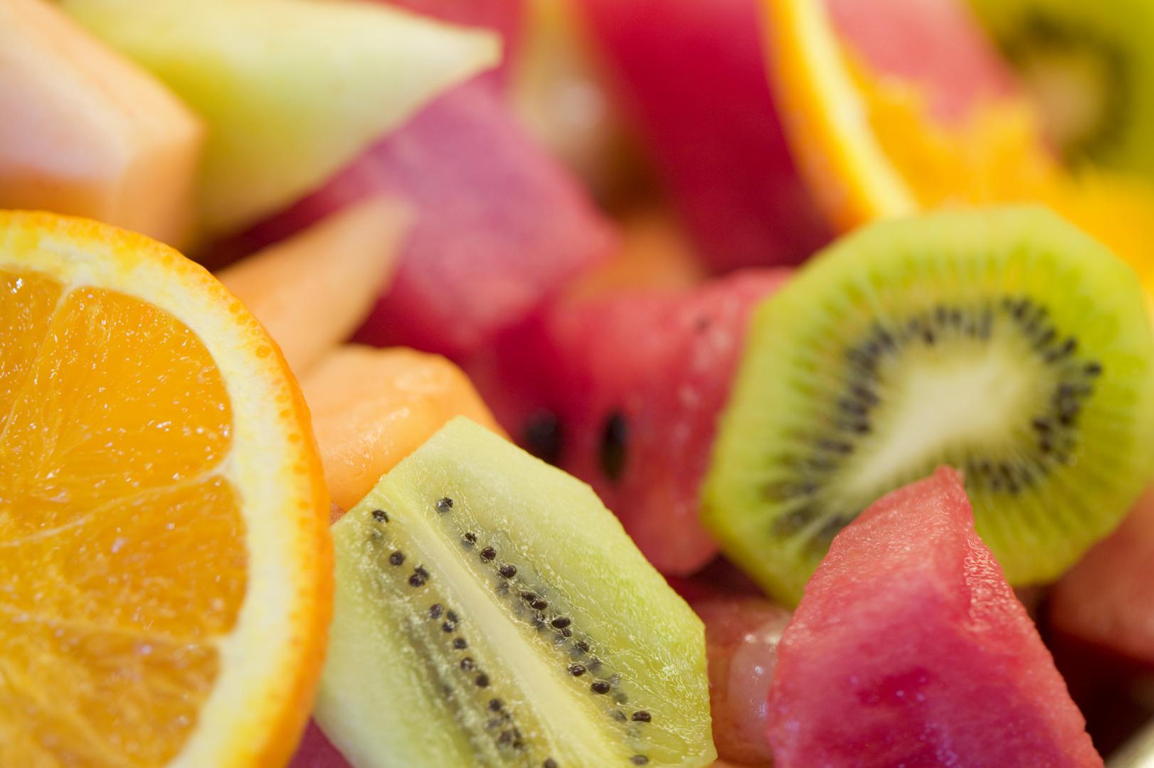 Jutro je najbolje doba dana da se pojede voće jer se tada najbrže probavi voćni šećer i opskrbi naše tijelo potrebnim nutrijentima za dan pred nama.

