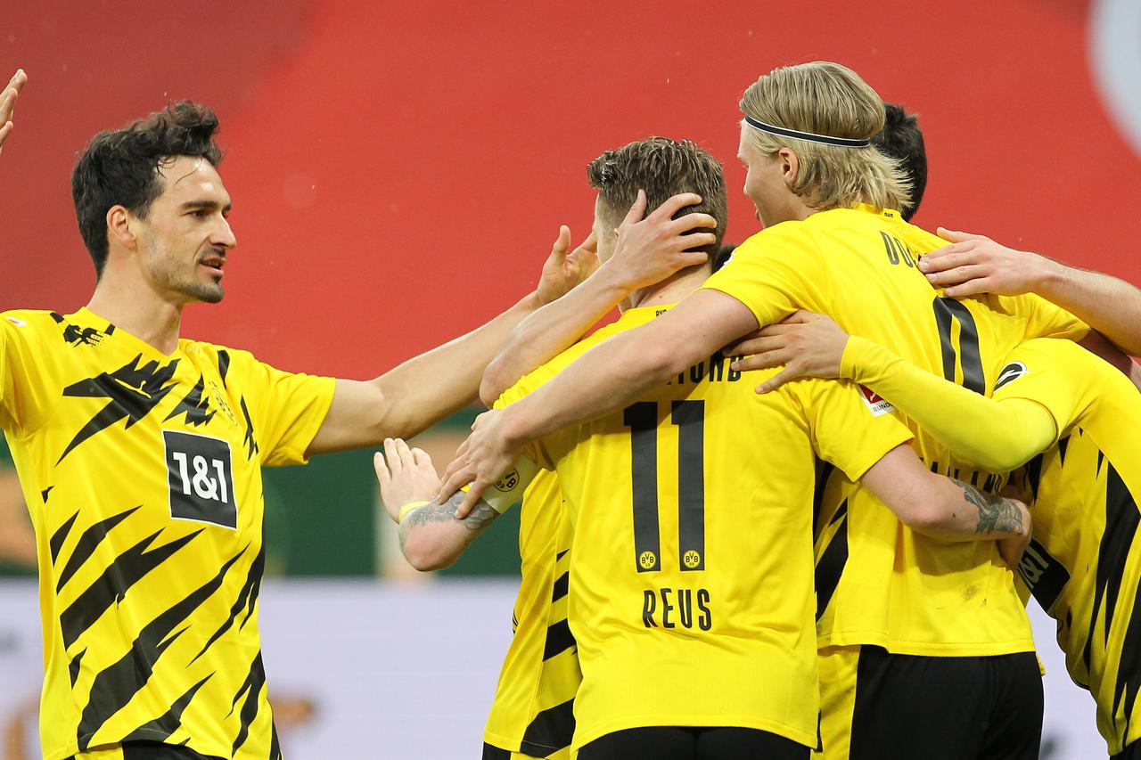 Bundesliga - 1. FSV Mainz 05 v Borussia Dortmund
