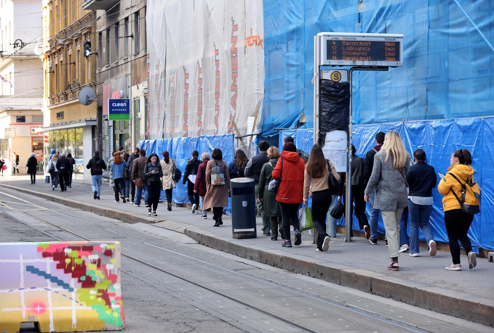 28.03.2024., Zagreb - Zbog zastoja tramvaja ZET-a broj 11 u Draskovicevoj ulici u smjeru juga stvaraju se velike guzve. Photo: Patrik Macek/PIXSELL