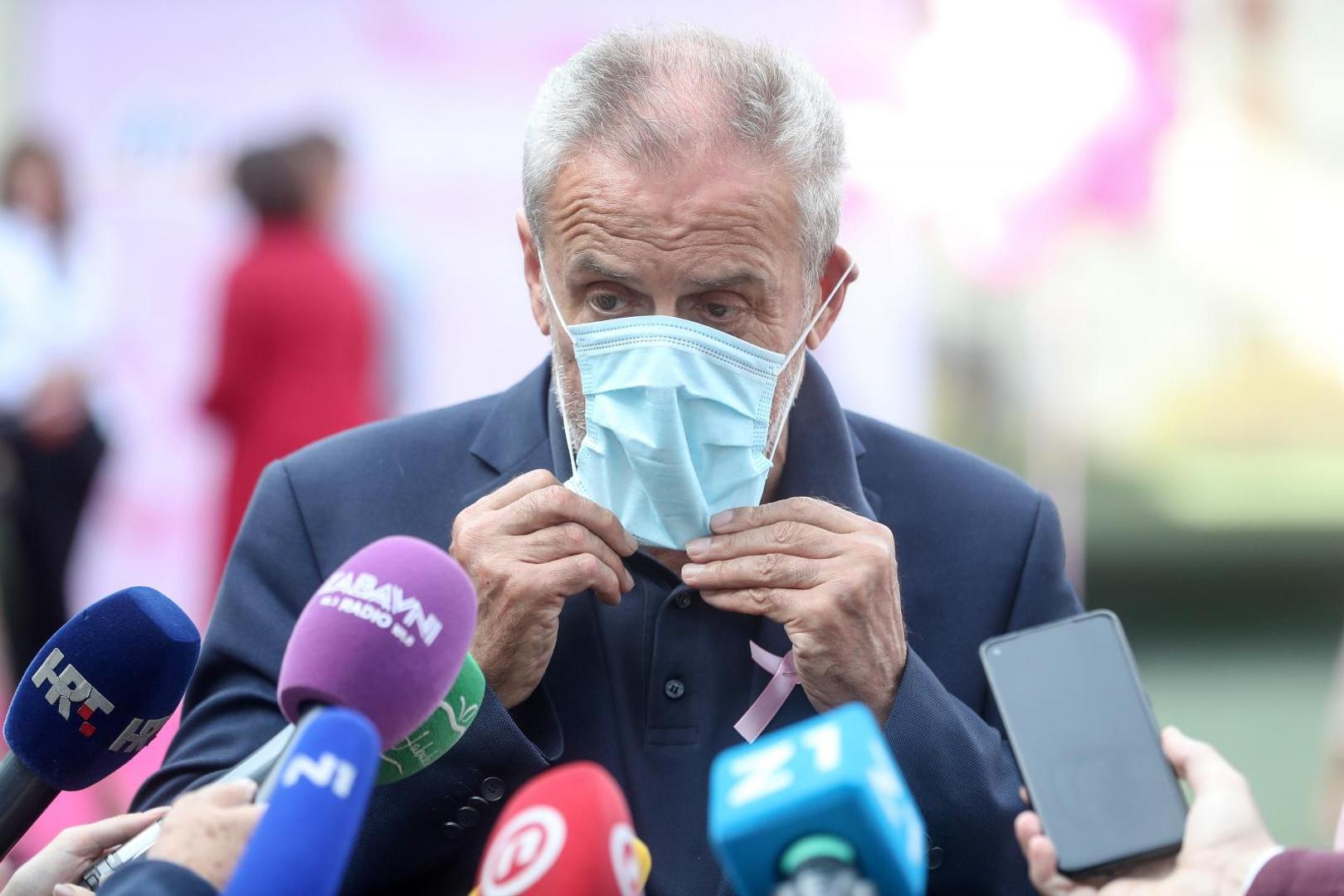 Gradonačelnik Milan Bandić dao je izjavu za medije povodom povećanog broja zaraženih koronavirusom u Gradu Zagrebu.