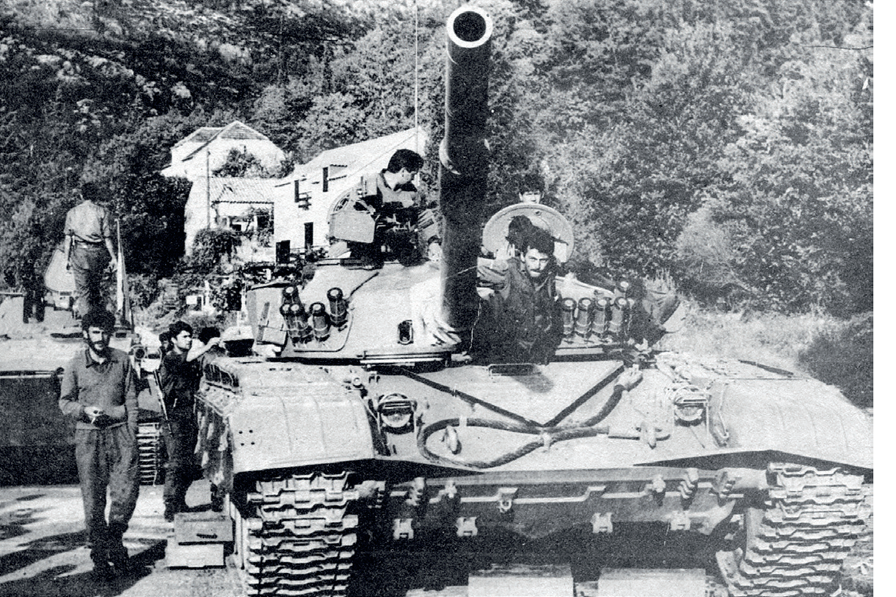 Tenk M-84 s pripadnicima JNA u Slanom 1991.