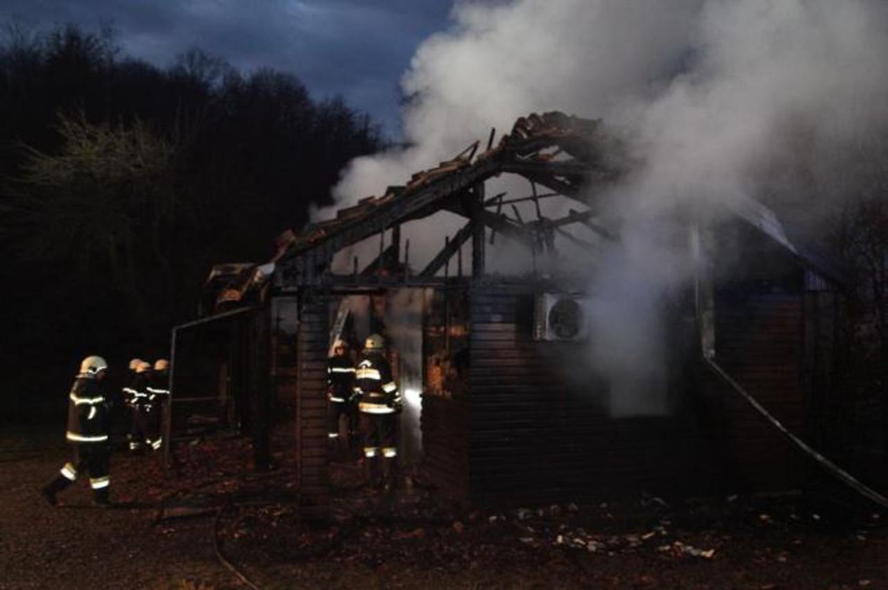 Šestero je korisnika obiteljskog doma za starije ‘Zelena oaza’ jučer tragično stradalo u požaru koji je zahvatio objekt u kojem su bili smješteni