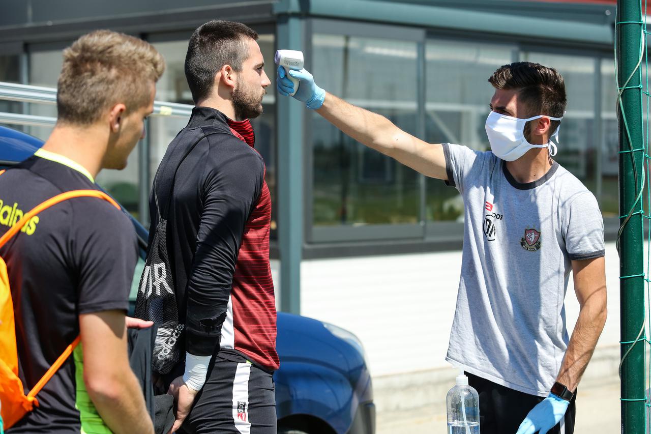 Velika Gorica: Nogometaši HNK Gorica odradili trening uz posebne mjere opreza zbog koronavirusa