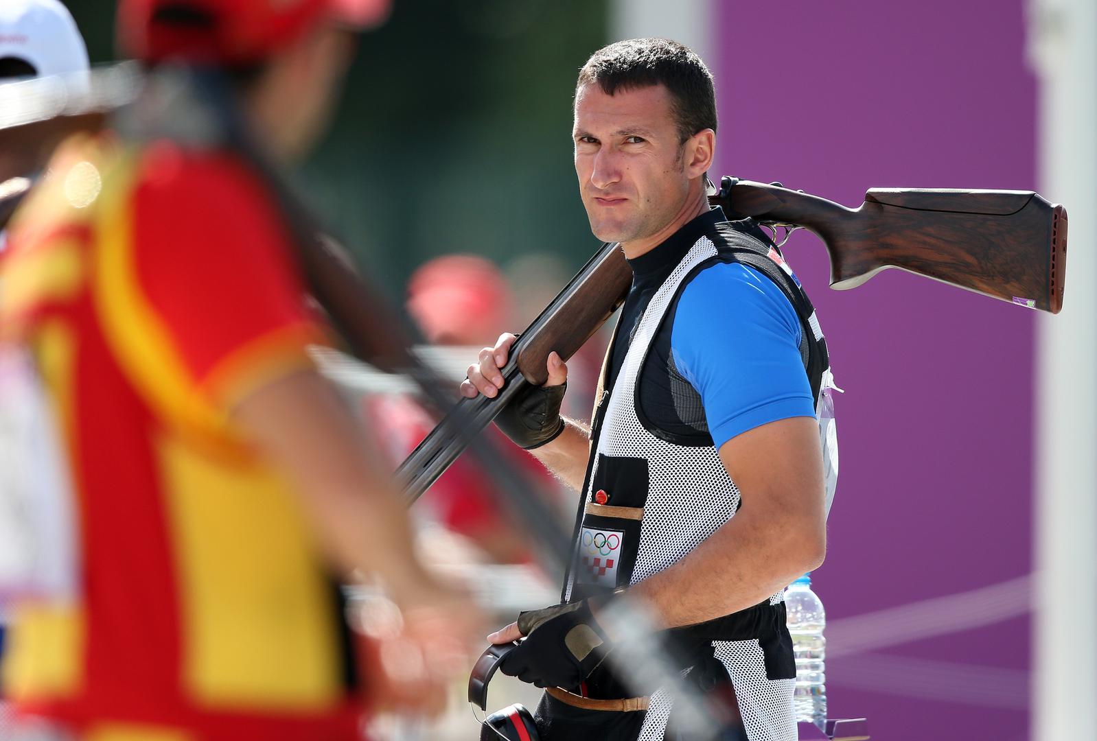 10. Giovanni Cernogoraz olimpijski je pobjednik u trapu, donio je zlato Hrvatskoj  na Olimpijskim igrama u Londonu 2012. Ukupnim rezultatom od 146 pogođenih meta izjednačio je dotadašnji olimpijski rekord.