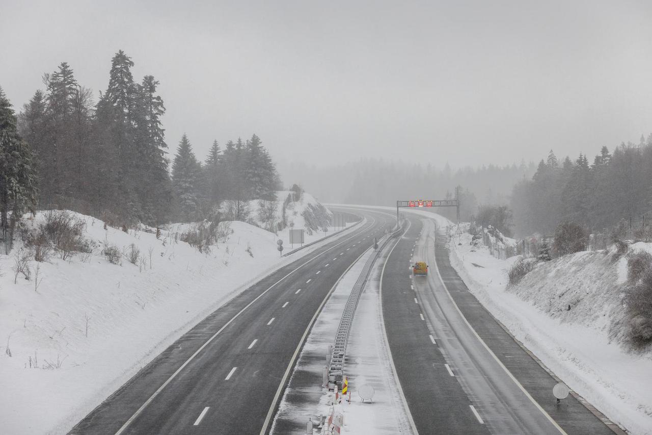 Delnice:  Autocesta A1 očišćena je od snijega