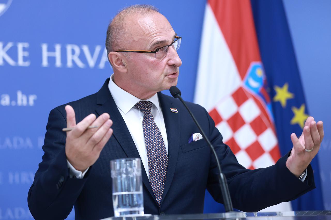 Zagreb: Ministar Grlić Radman održao konferenciju za medije o izborima u BiH i intervenciji visokog predstavnika Christiana Schmidta