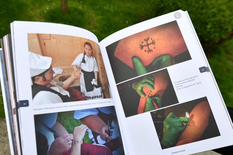 Varaždin: Vesna Haluga izdala je knjigu o starinskim tetovažama