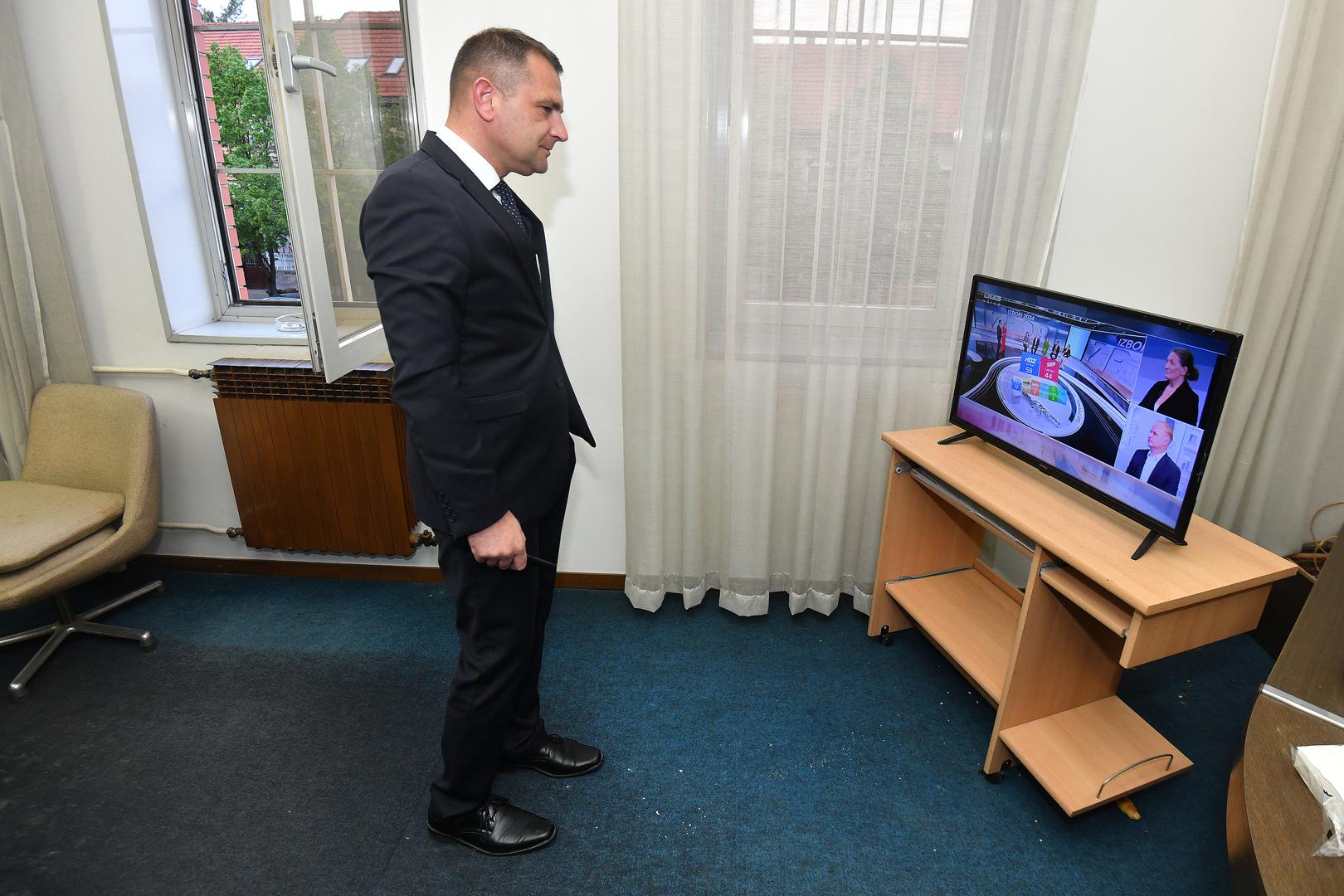 Međimurski župan Matija Posavec iščekuje rezultate izlaznih anketa, koje su mu prvo prognozirale dva pa jedan mandat