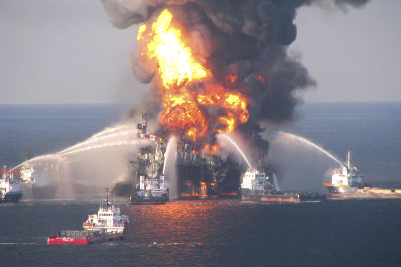 U eksploziji na naftnoj platformi 11 nestalih