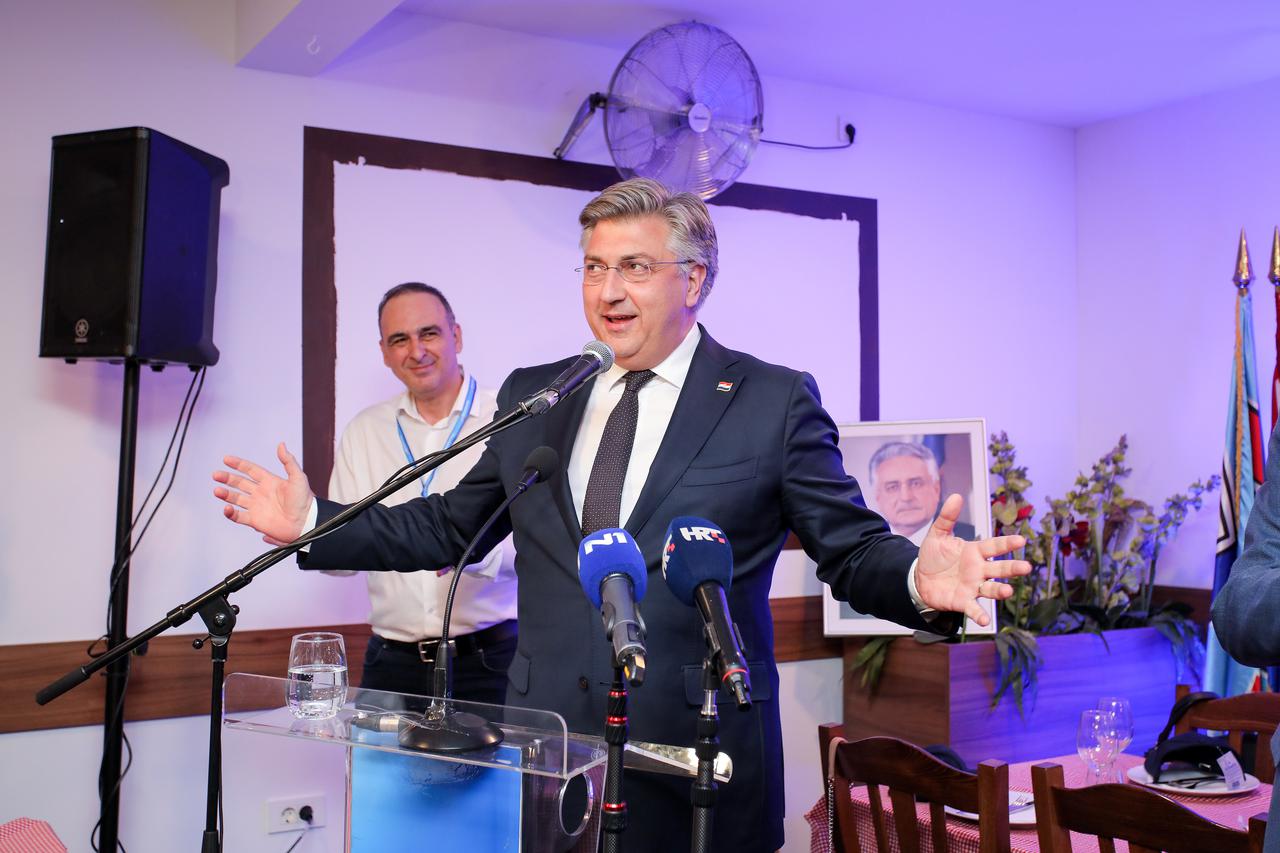 ZAgreb: Predsjednik HDZ-a Andrej Plenković na druženju s članovima stranke