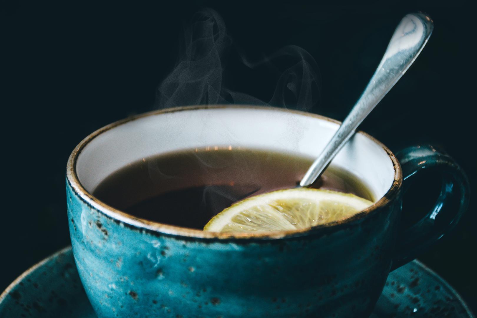 Ljubitelji vruće kave i čaja imajte na umu da ispijanje jako vrućih napitaka može povećati rizik od nastanka raka jednjaka
