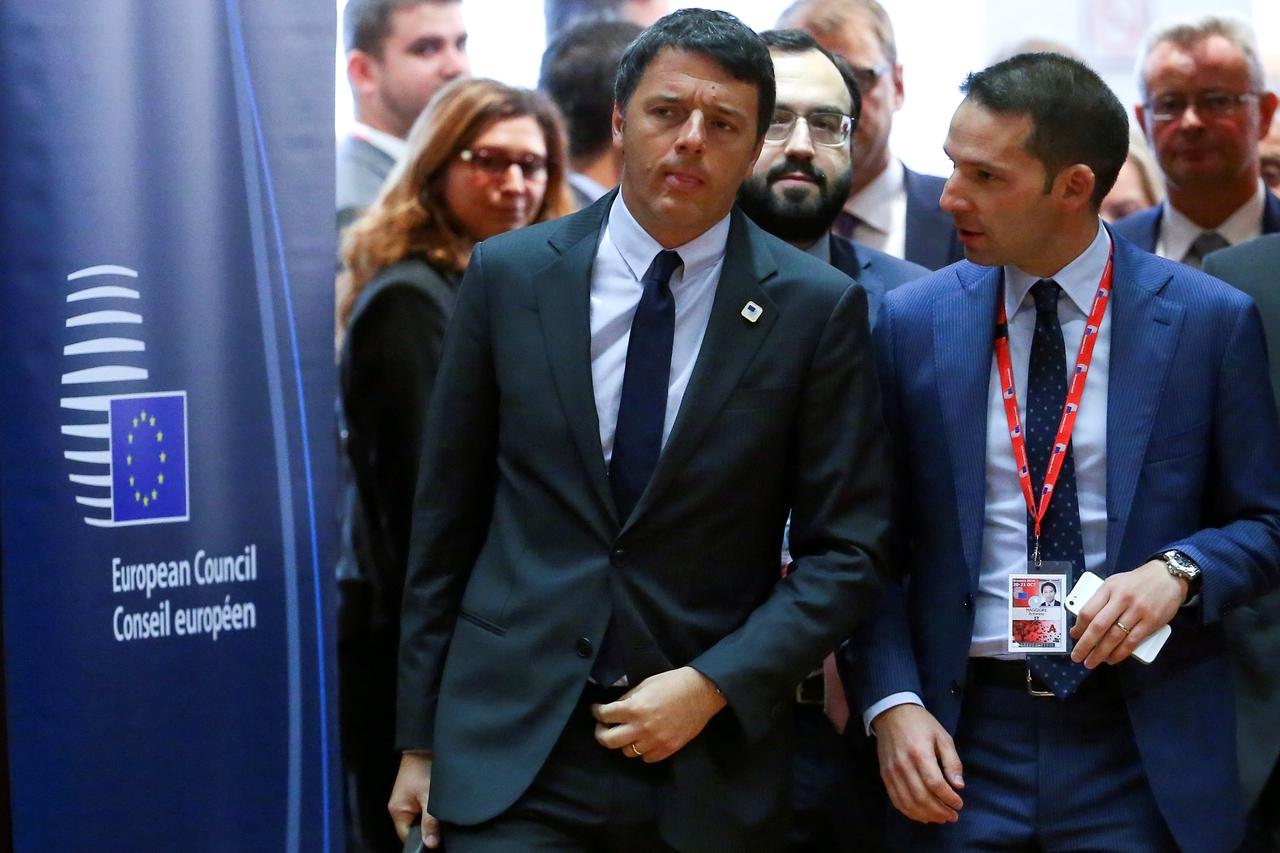 Italian Prime Minister Matteo Renzi attends a European Union leaders summit in Brussels, Belgium October 21, 2016.  REUTERS/Yves Herman