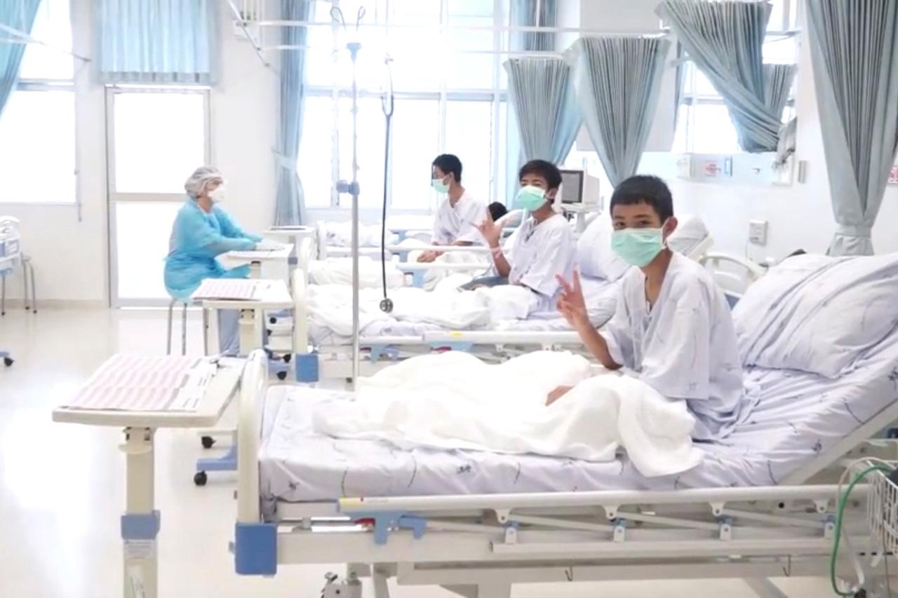 Tajlandski dječaci u bolnici