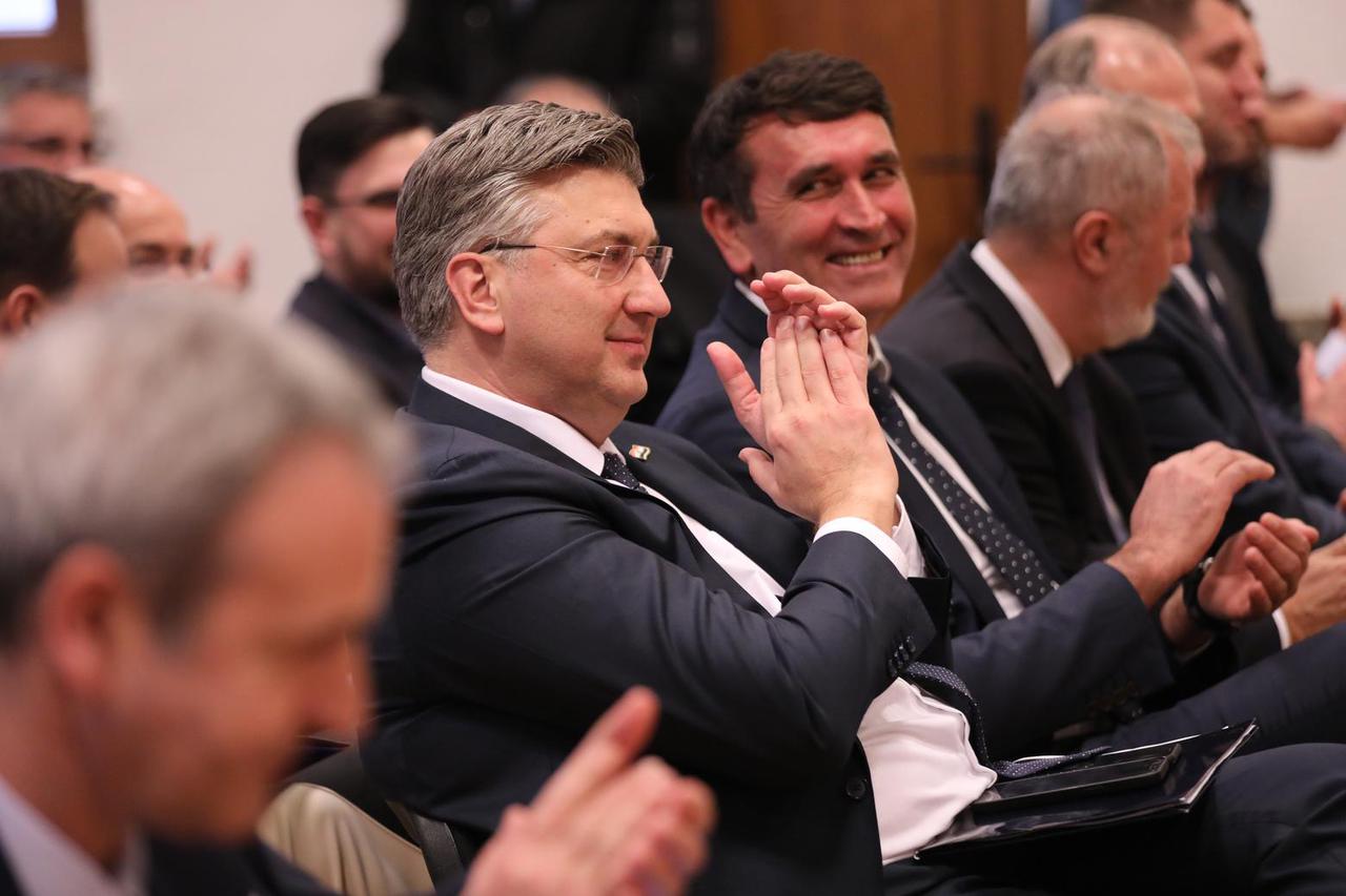 Imotski: Premijer Plenković na obilježavanju 33. obljetnice utemeljenja HDZ-a Imotske krajine