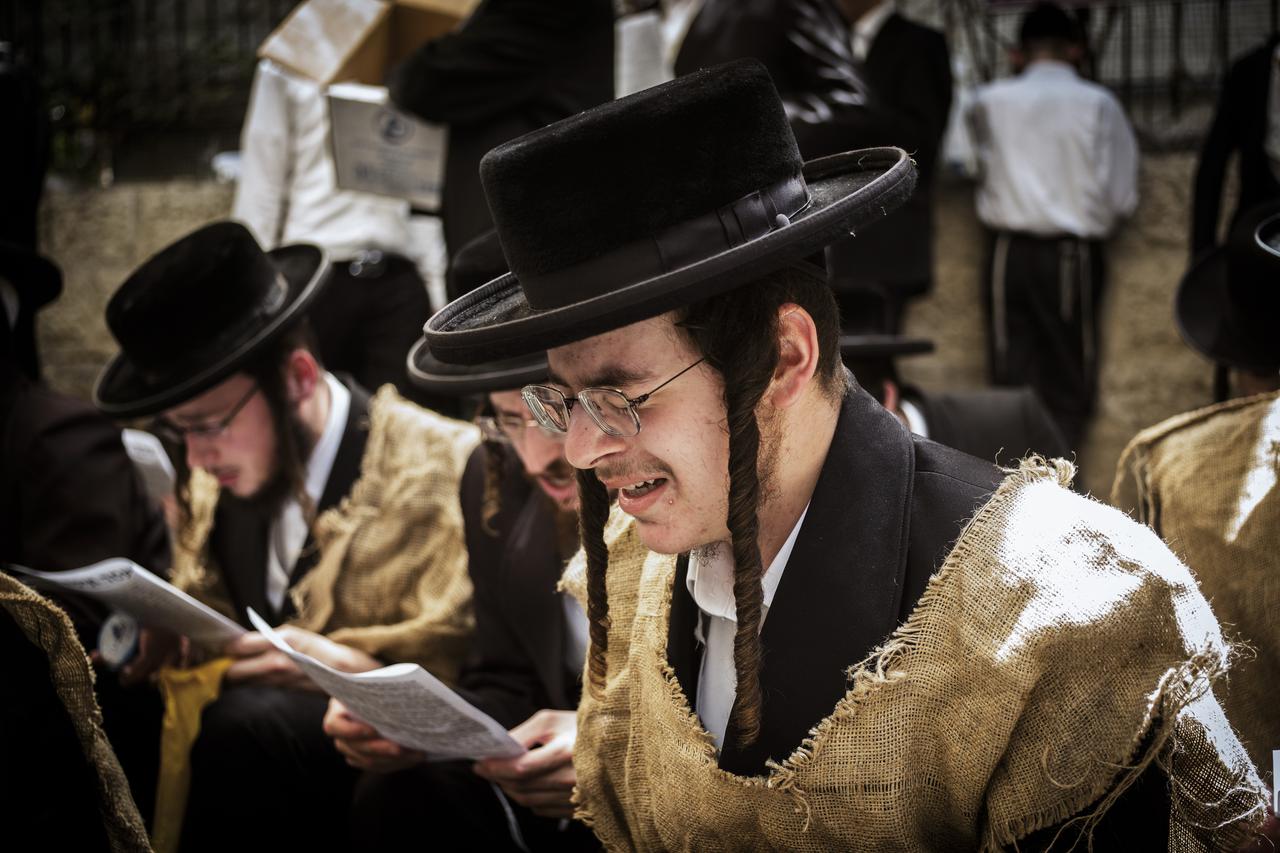 Ultra-Orthodox Jews protest against light rail in Jerusalem
