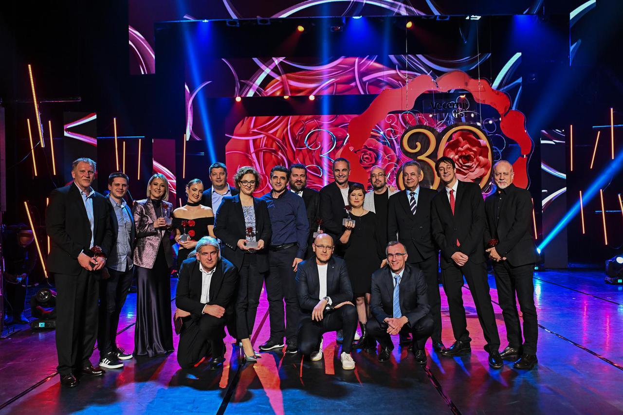 Zagreb: Dobitnici ovogodišnje 30. medijske nagrade "Večernjakova ruža" u Hrvatskom narodnom kazalištu