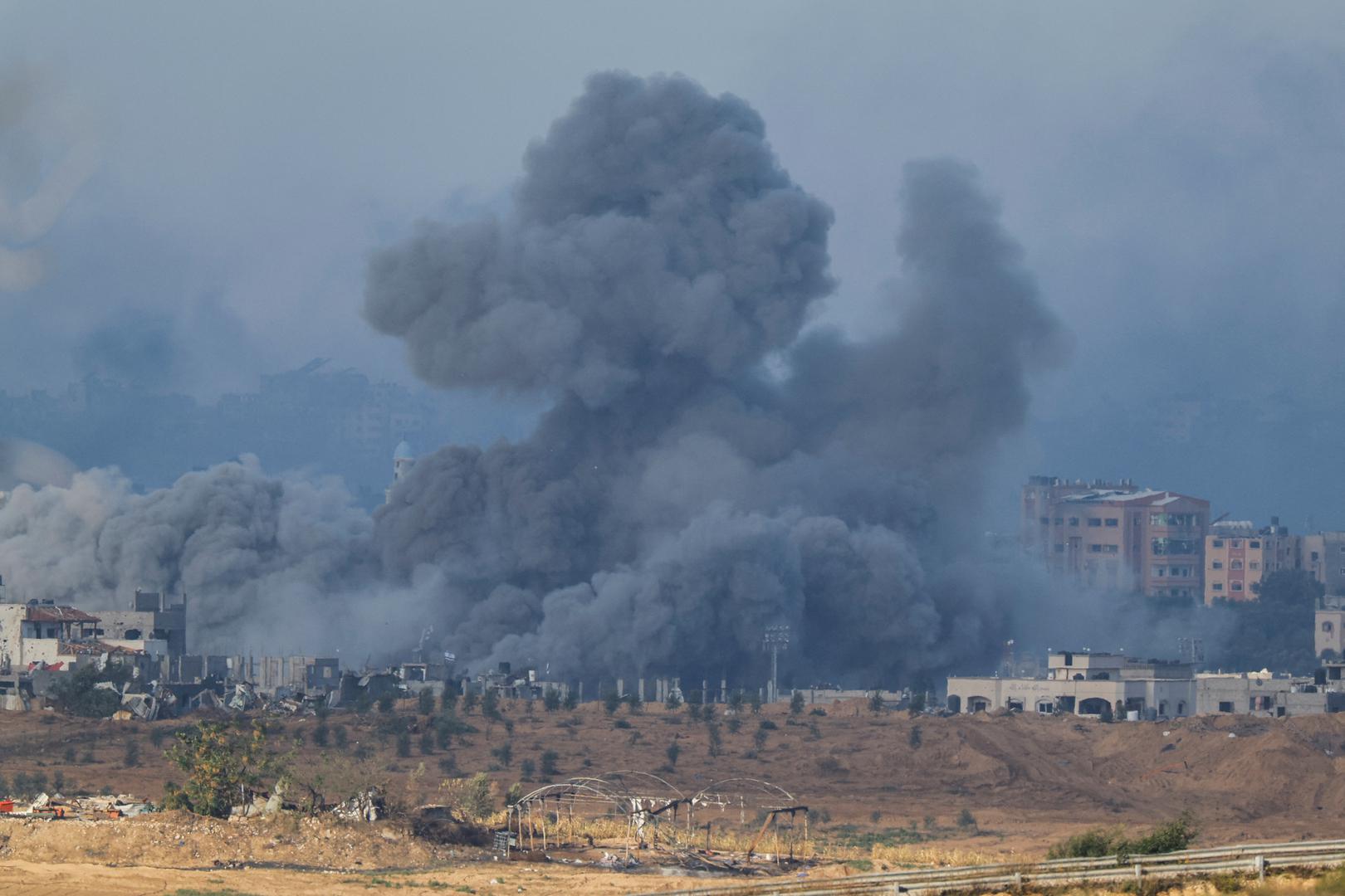 Smoke rises after Israeli air strikes in Gaza, as seen from southern Israel, amid the ongoing conflict between Israel and the Palestinian group Hamas, November 21, 2023. REUTERS/Alexander Ermochenko Photo: Alexander Ermochenko/REUTERS