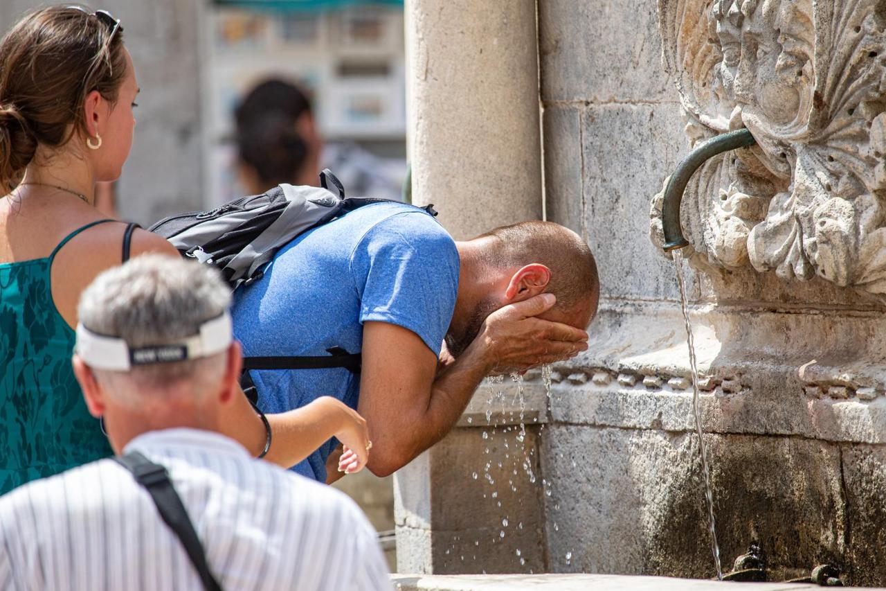 Najbolje osvježenje turistima u Dubrovniku je Onofrijeva fontana