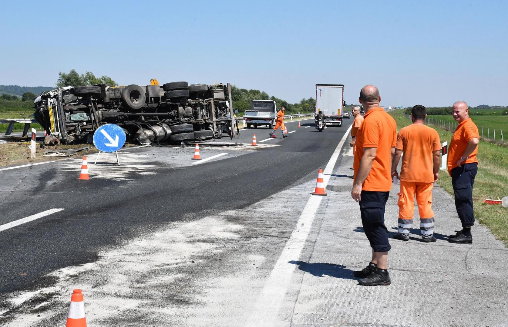 U nesreći su sudjelovali kamioni hrvatskih i talijanskih registarskih oznaka, pišu Vijesti.hr.