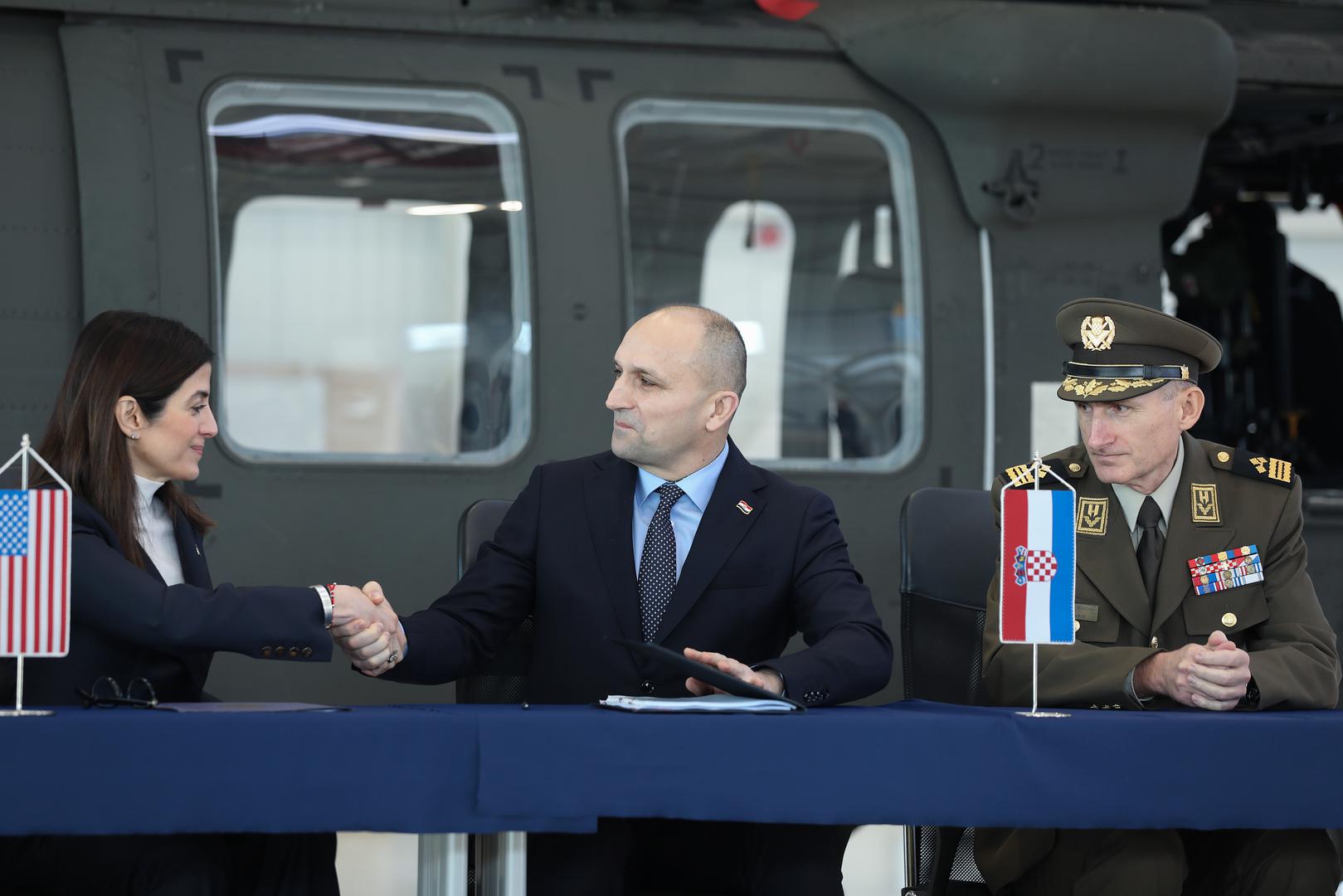 Ministar obrane je napomenuo da suradnja Oružanih snaga Hrvatske sa SAD-om traje još od Domovinskog rata.
