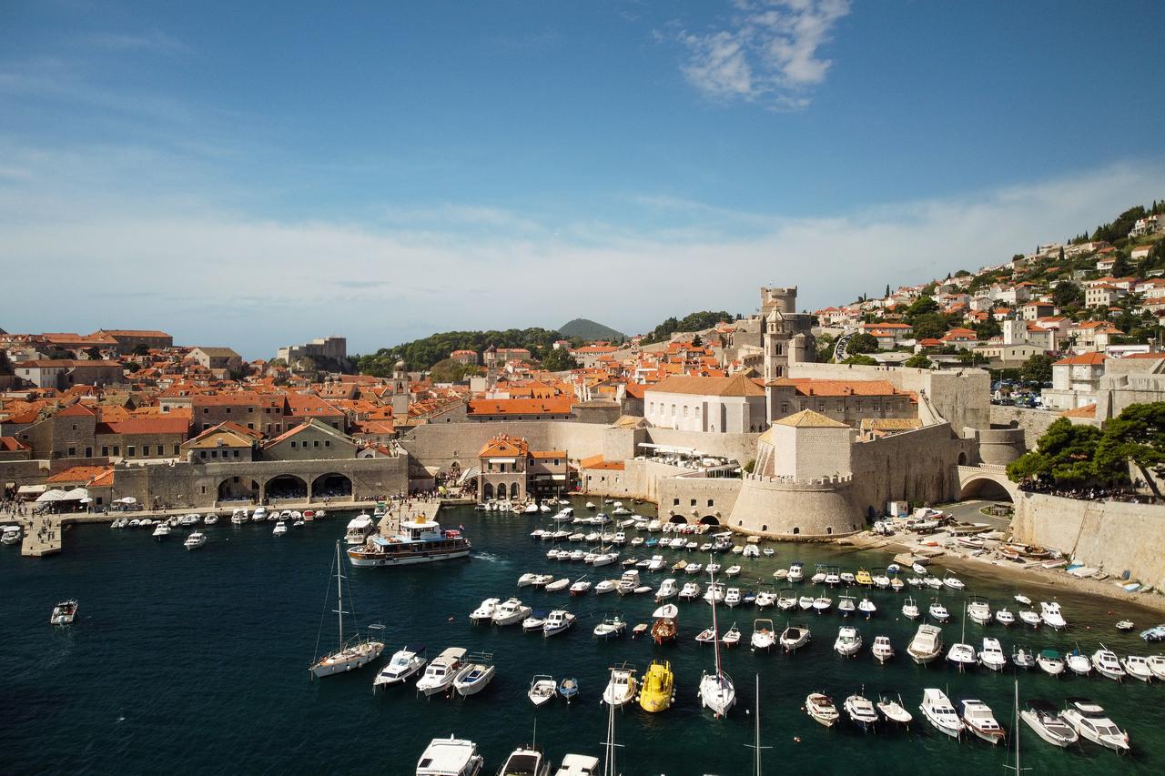 Pogled iz zraka na staru jezgru grada Dubrovnika