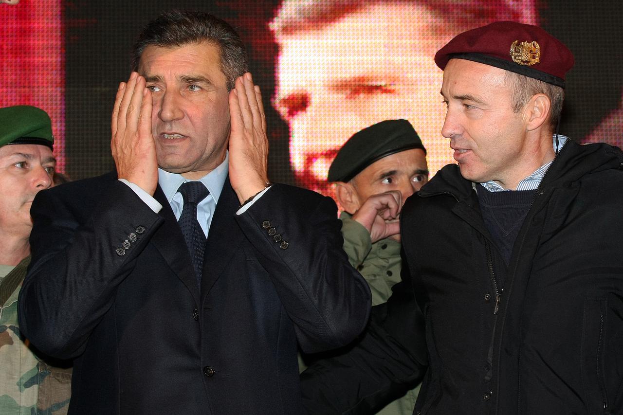 Gotovina i Krstičević na dočeku generala iz Haaga 2012. godine