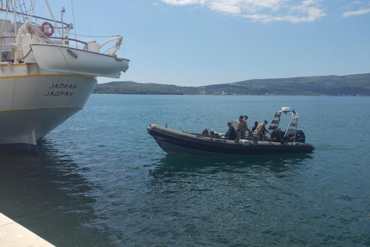 Sumnjiva tvar na školskom brodu Jadran u Crnoj Gori