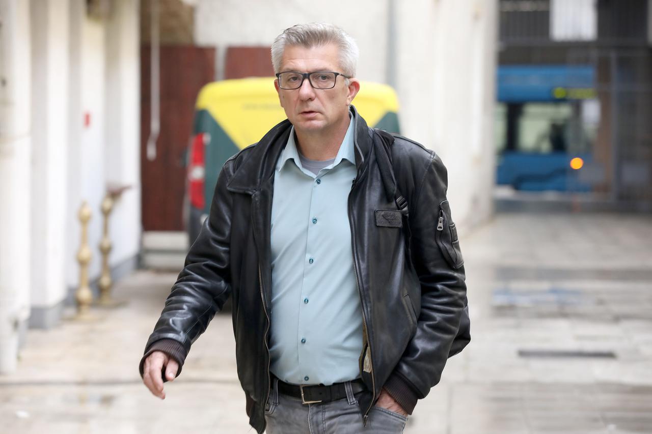 Zagreb: Profesor Ozren Prohić dolazi na izvanrednu sjednicu Akademskog vijeća ADU