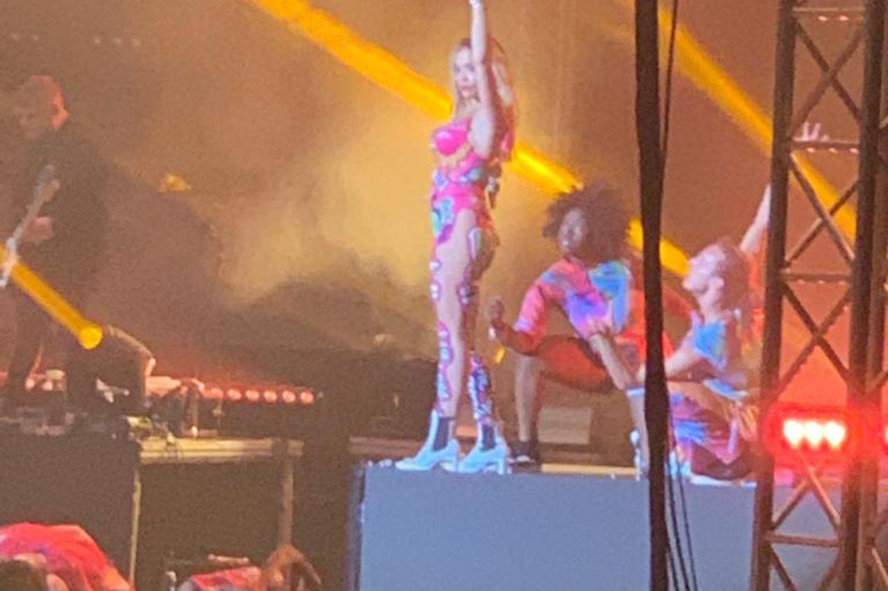 Zadar: Svjetska pop zvijezda Rita Ora nastupila na Višnjiku