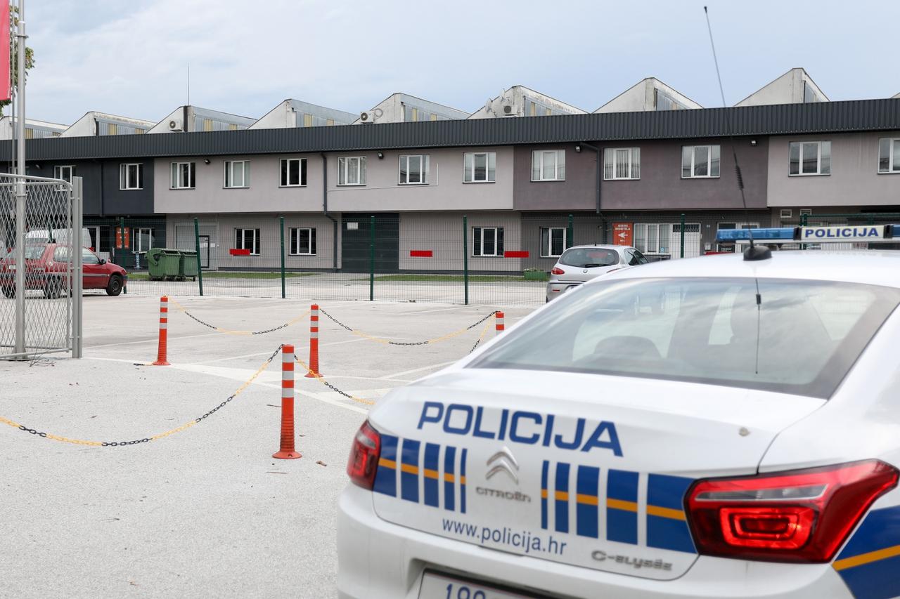 Zagreb: Policijsko vozilo na Žitnjaku gdje je došlo do pucnjave