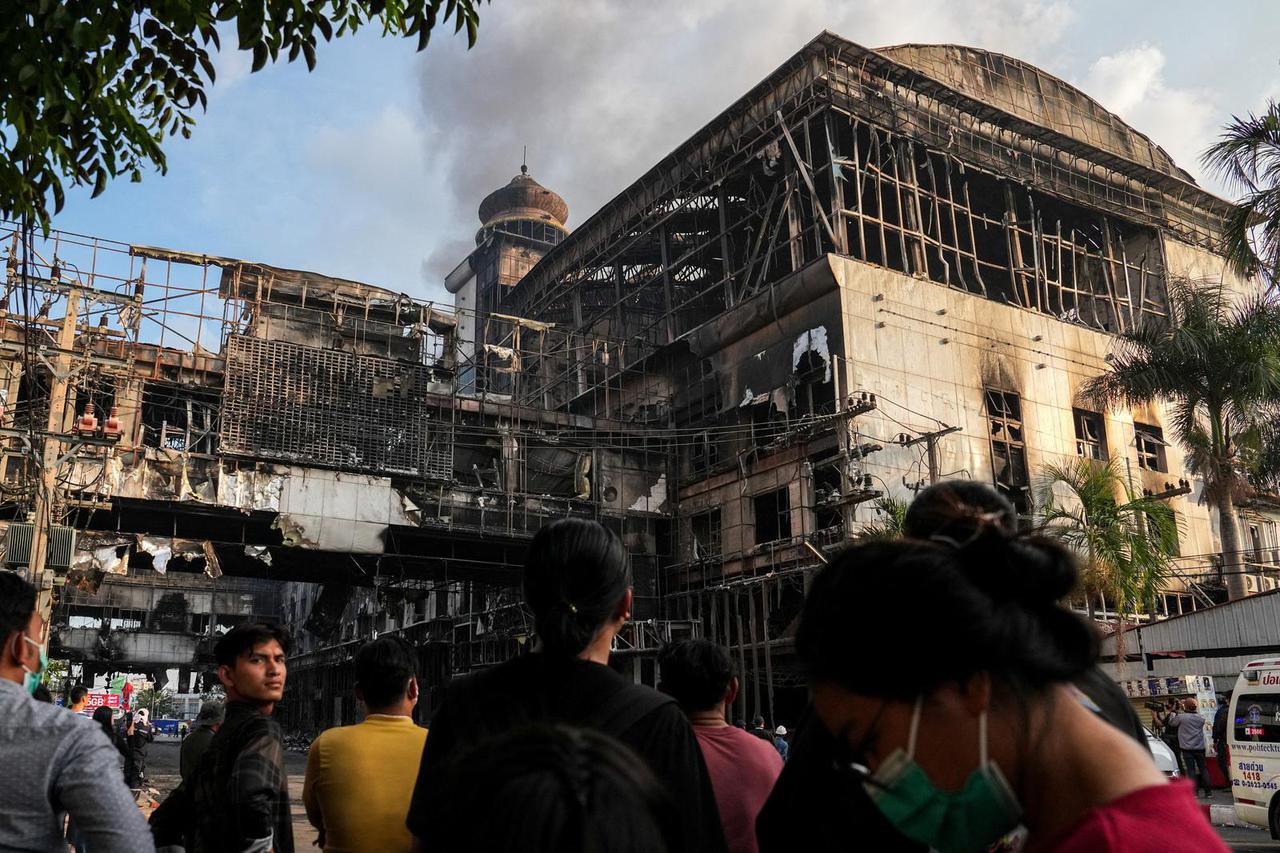 Cambodian casino fire kills 10, many feared trapped