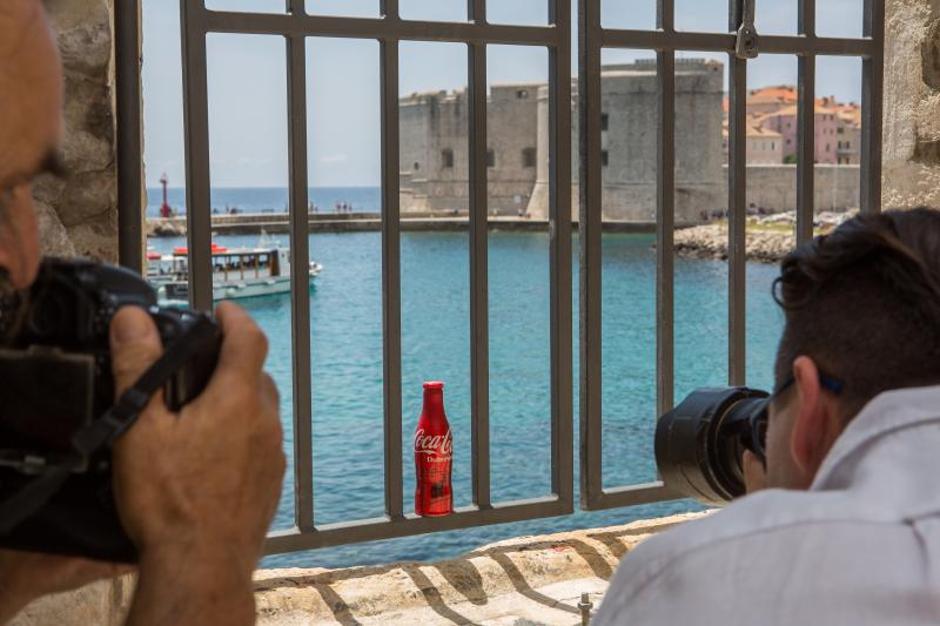 Dubrovnik: Predstavljena posebno stilizirana bočica Coca-Cole s vizurom Grada