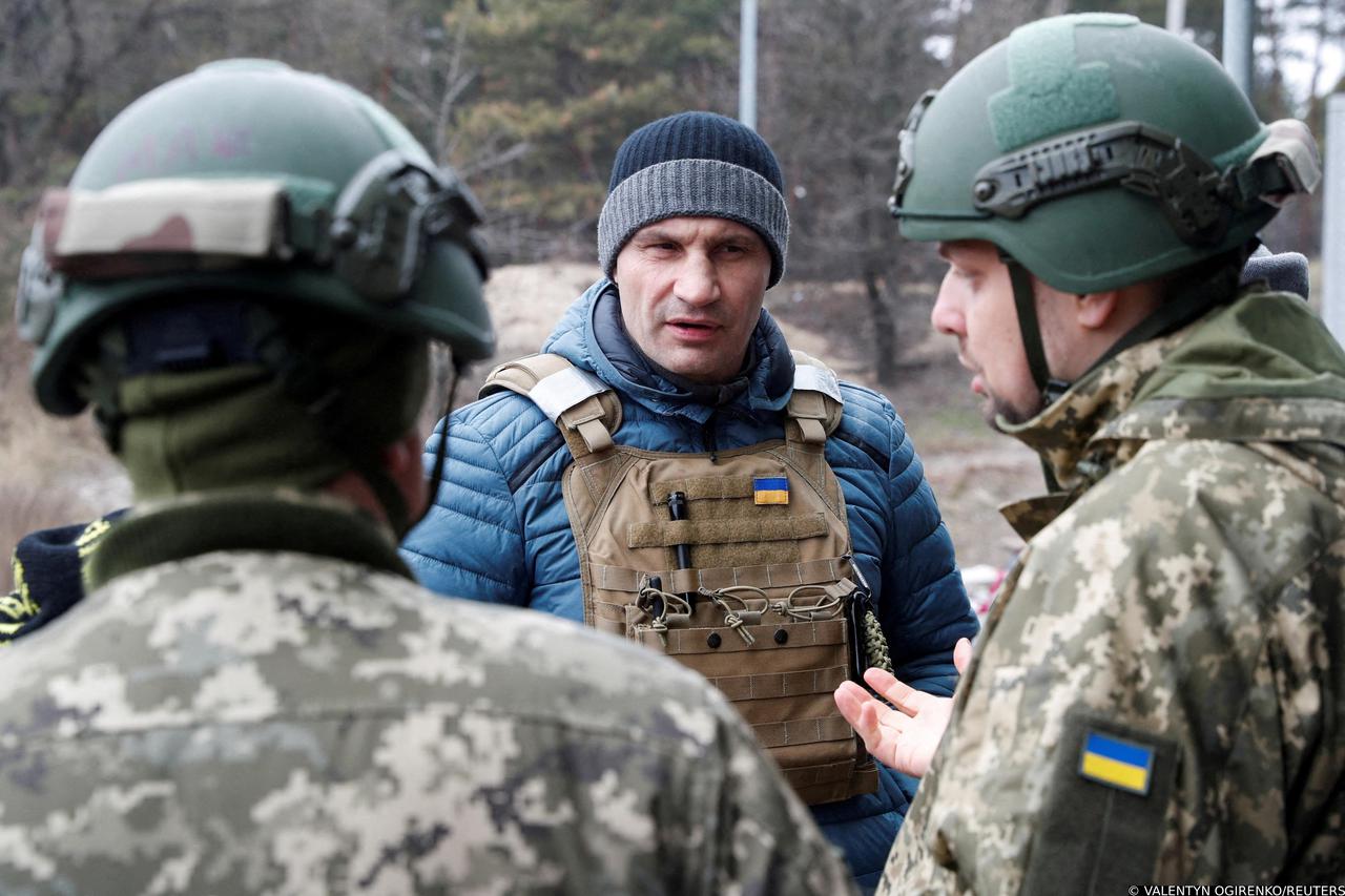FILE PHOTO: Mayor of Kyiv Vitali Klitschko visits a checkpoint of the Ukrainian Territorial Defence Forces in Kyiv
