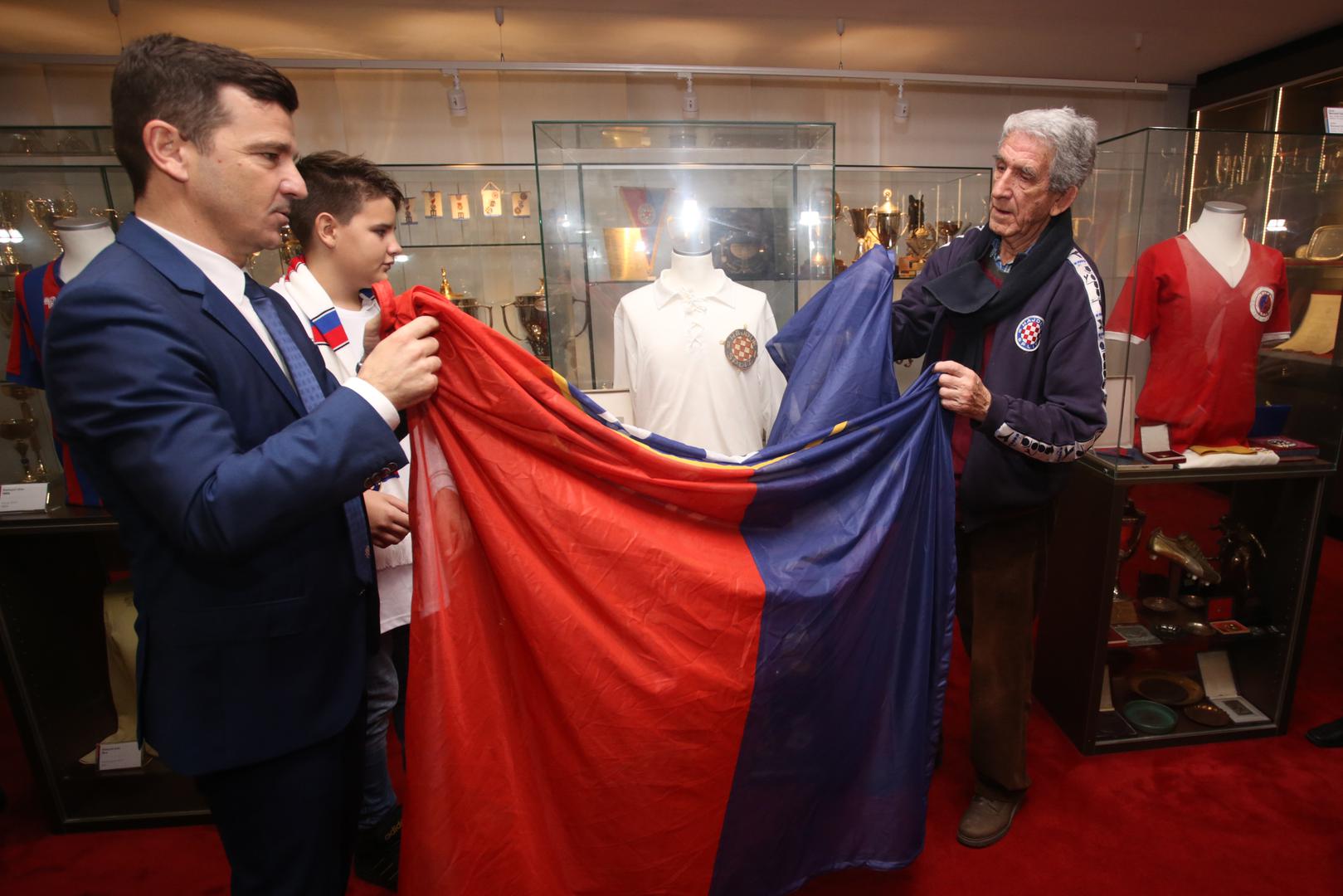 U ime veterana Hajduka, sjećanje na Franu Matošića, evocirao je bivši nogometaš Ante Ivković, koji je također naglasio da je šjor Frane, i kao igrač, ali i kao čovjek bio poseban. 


