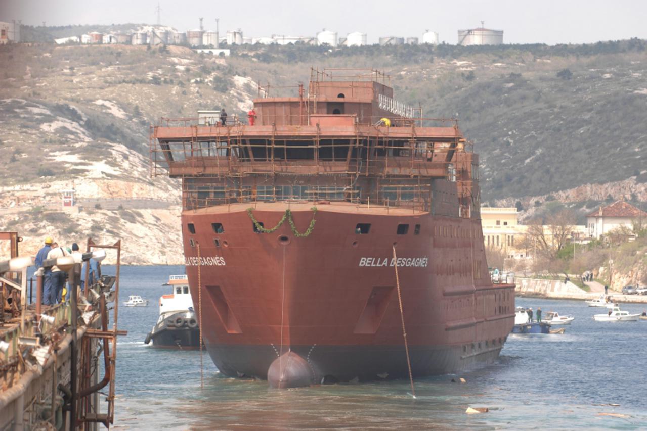 '17.04.2010., Kraljevica U brodogradilist Kraljevica porinut je najveci do sada izgradjen brod u ovom brodogradilistu, teretni brod Bella Desgagnes za narucitelja iz Kanade transportne .kompanije Cana