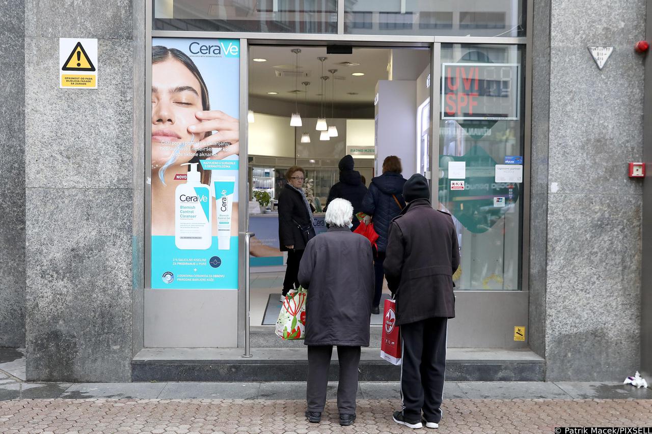 Zagreb: Kritike pravilnika o stavljanju lijekova na listu HZZO-a
