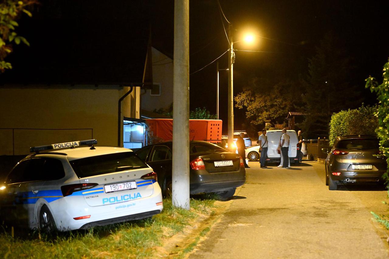 Zagreb: Muškarac prijetio da će skočiti s krova kuće pa pucao prema policiji