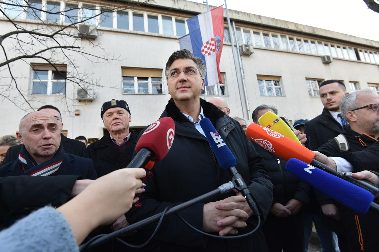 Premijer Plenković glasovao u drugom krugu predsjedničkih izbora