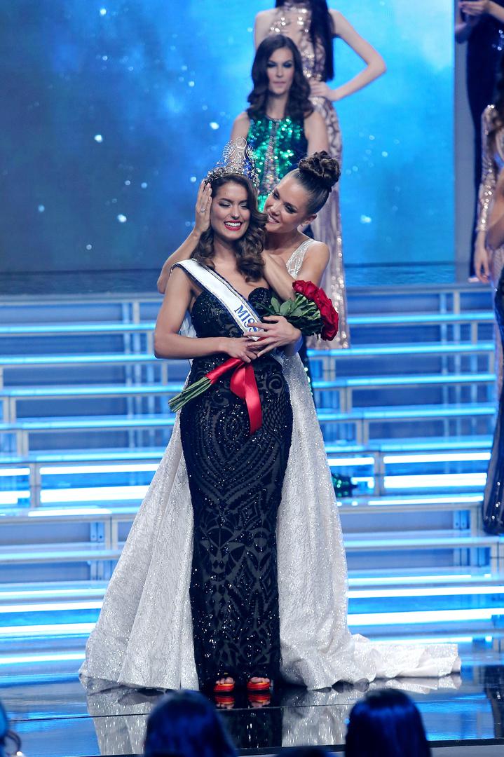 Na sinoć održanom izboru za Miss Universe ovu laskavu titulu je osvojila Mia Rkman. Mia ima 21 godinu i dolazi iz Korčule.